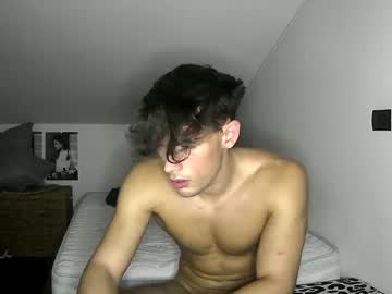 Cam for giovyyx