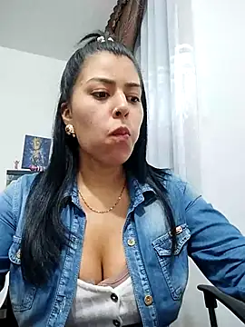 Stripchat Sex Cam for Emily_Wane