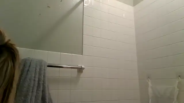 Stripchat Sex Cam for OSoTinyyy