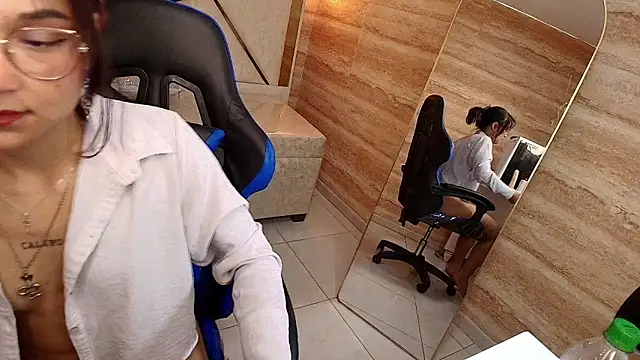 Stripchat Sex Cam for lara_r