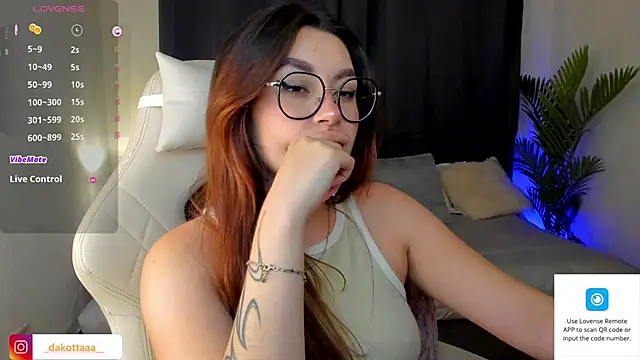 Stripchat Sex Cam for dakottaa_