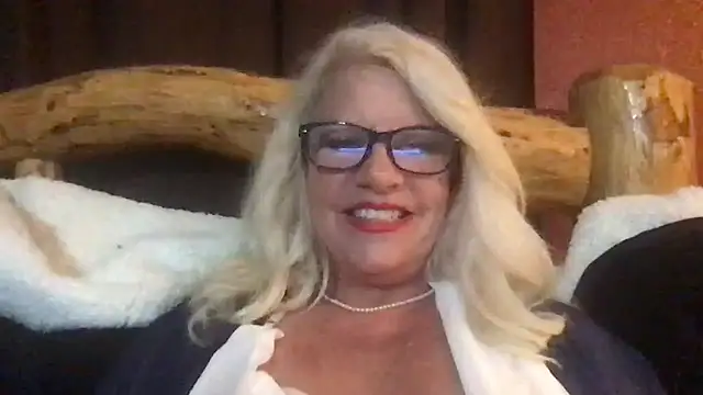 Stripchat Sex Cam for SubMissOlivia