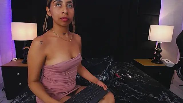 Stripchat Sex Cam for laila_stilwiills