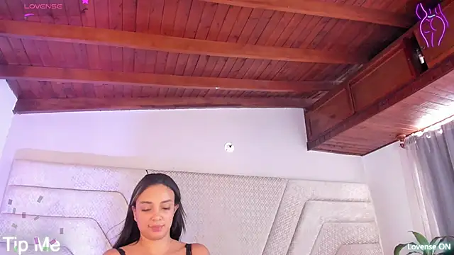 Stripchat Sex Cam for LEAH_DOUUGLASS