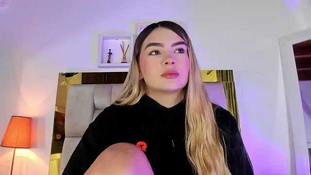 Stripchat Sex Cam for emmy_r