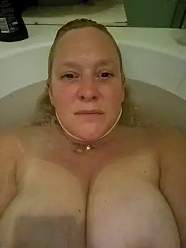 Stripchat Sex Cam for Bouncy-Bella28X