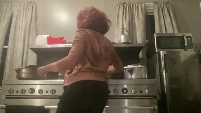 Stripchat Sex Cam for MommyConfident