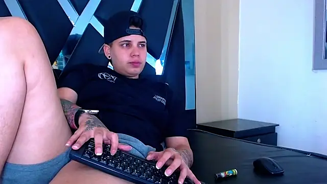 Stripchat Sex Cam for karla_sexy21