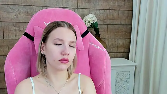 Stripchat Sex Cam for LiliLinn