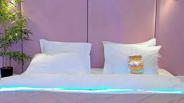 Stripchat Sex Cam for KiraHolli