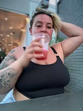 Stripchat Sex Cam for Serenity_Marie