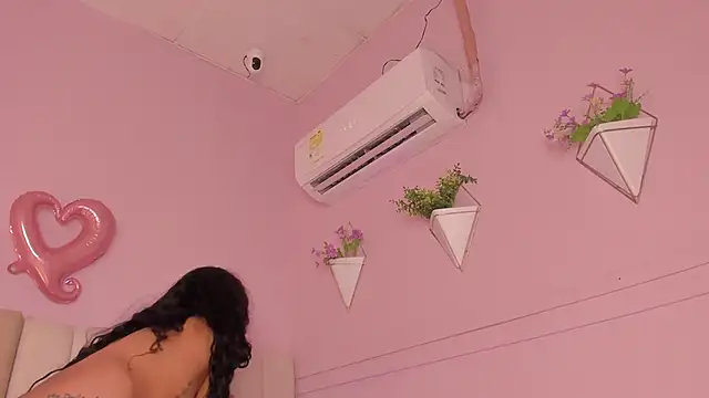 Stripchat Sex Cam for _lucia_18