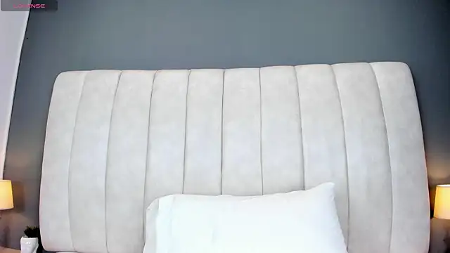 Stripchat Sex Cam for NymzieLoren