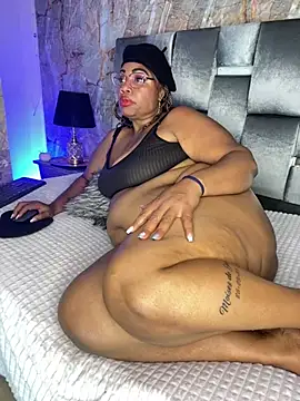 Stripchat Sex Cam for aranzzalatin