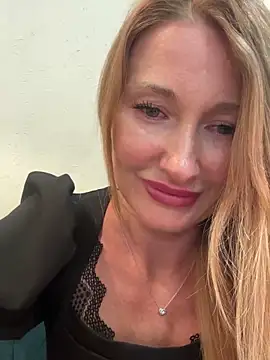 Stripchat Sex Cam for Sweet-LipsPussy