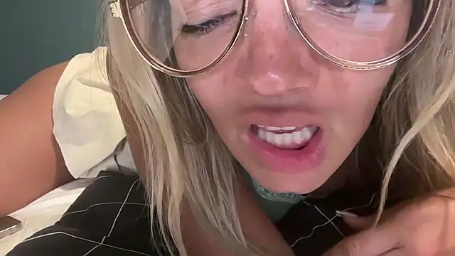 Stripchat Sex Cam for prettyykitty22