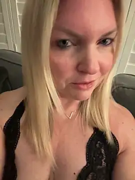 Stripchat Sex Cam for sedymilf