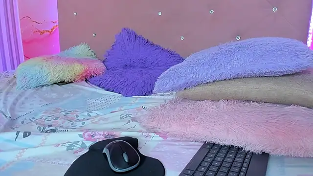 Stripchat Sex Cam for charlotte__Taylor__