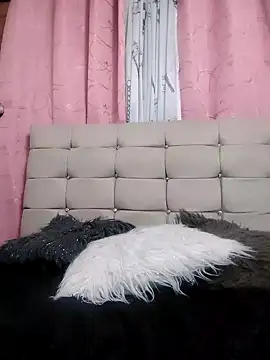 Stripchat Sex Cam for merlinaadams_