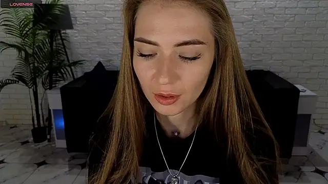 Stripchat Sex Cam for Adelyna_Bird